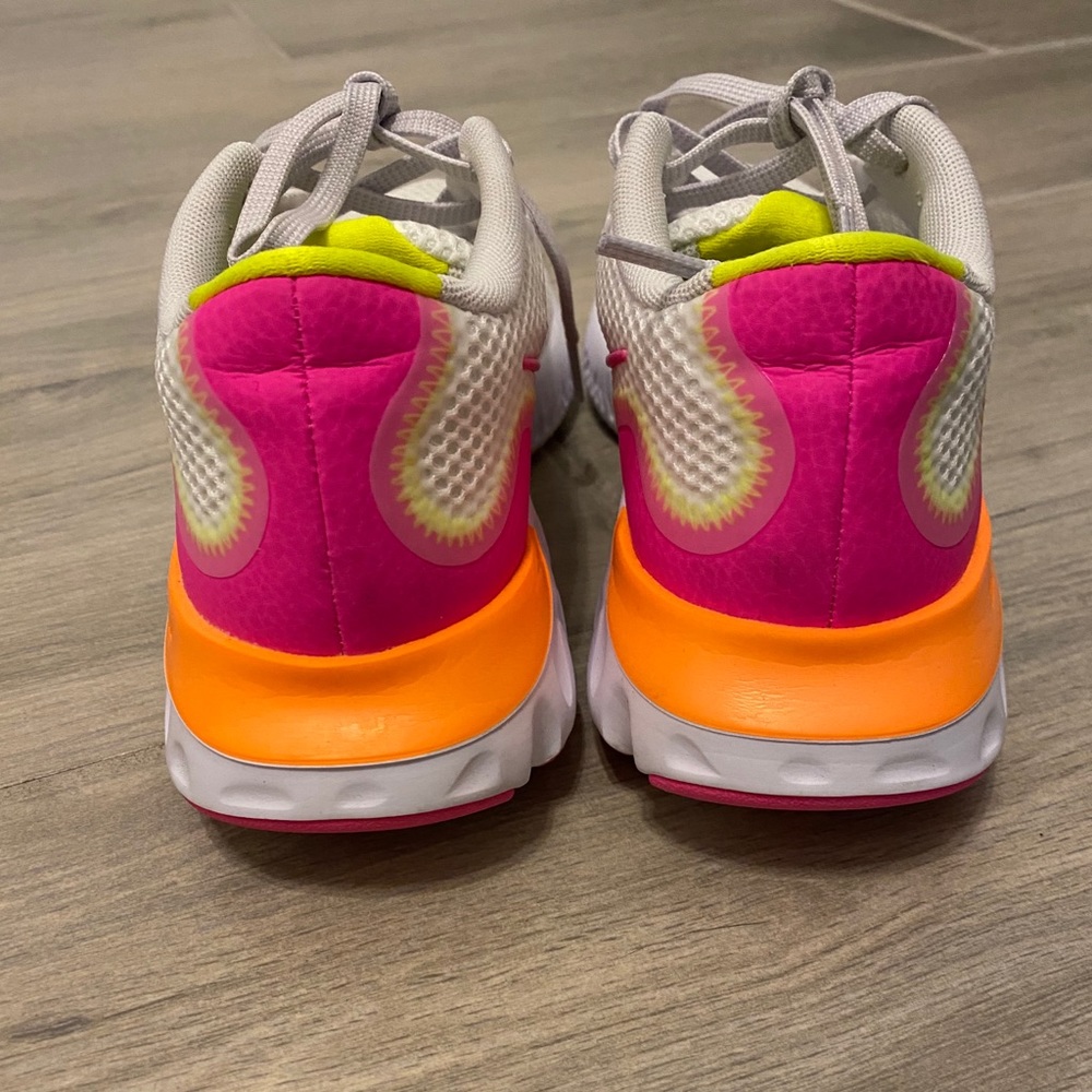 Nike renew multi color